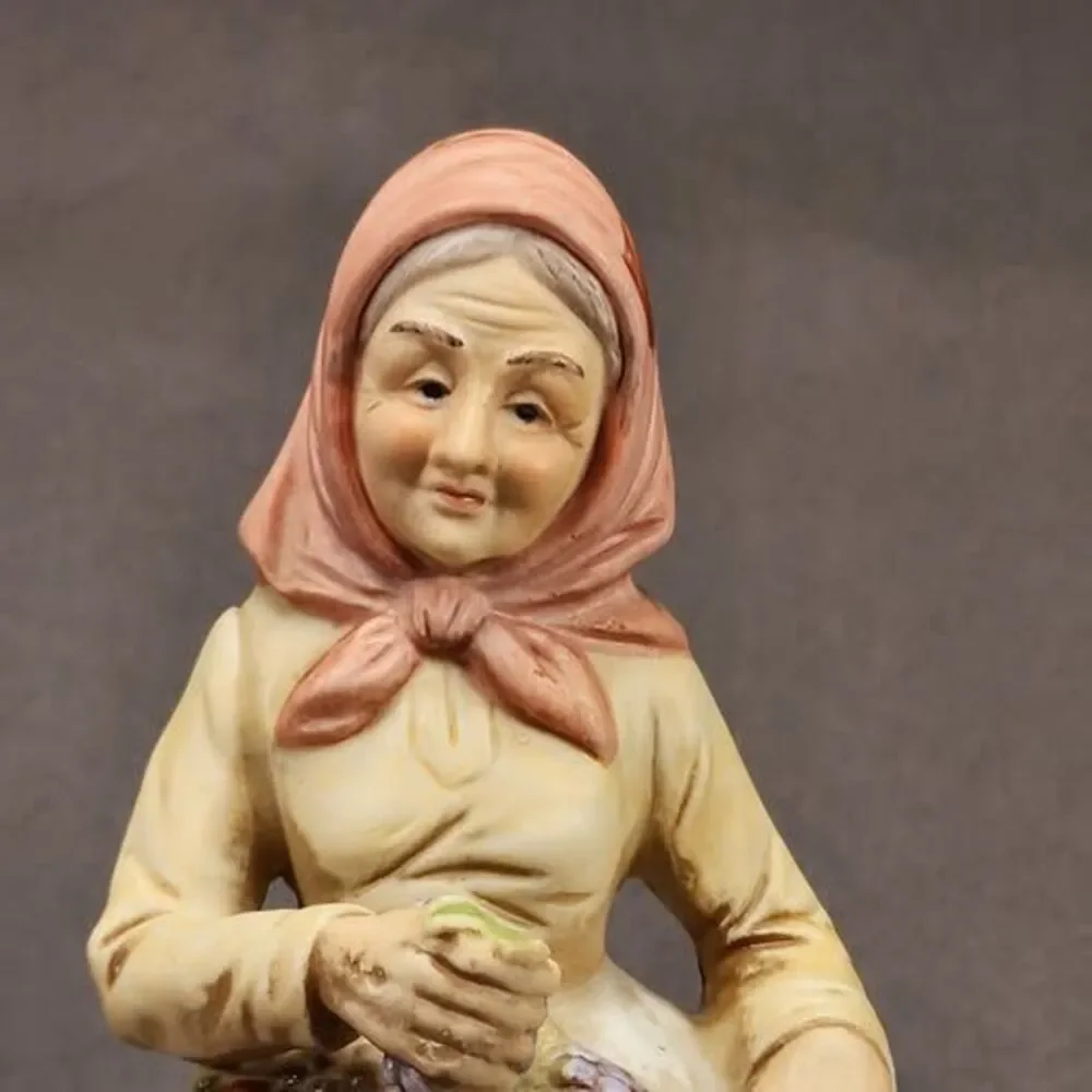 Homco Old Woman Fruit in Apron with Puppy vintage